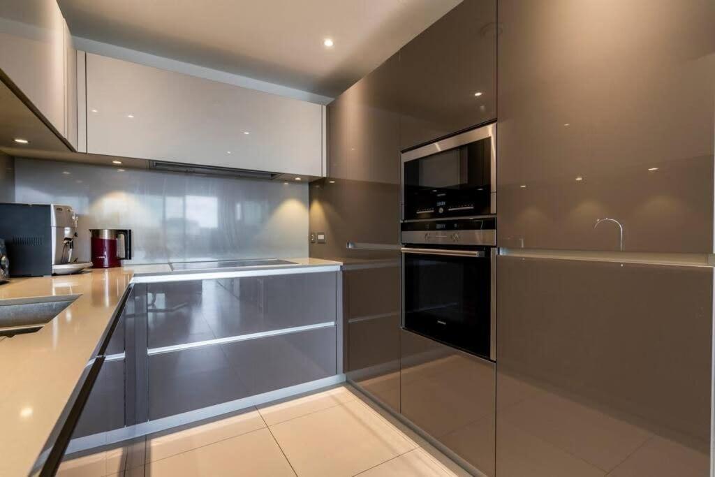 1 Bedroom Penthouse Flat In East London Exterior photo