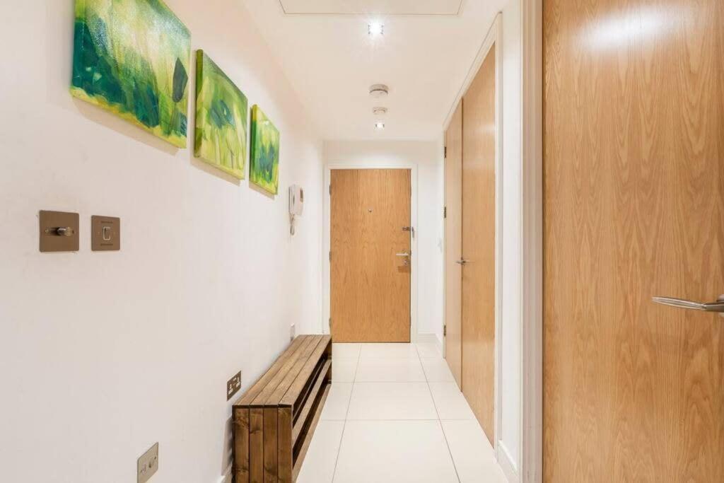 1 Bedroom Penthouse Flat In East London Exterior photo